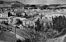 La Puerta de Lorca en los años 50-60. A la derecha, abajo, la cimbra aún abierta.